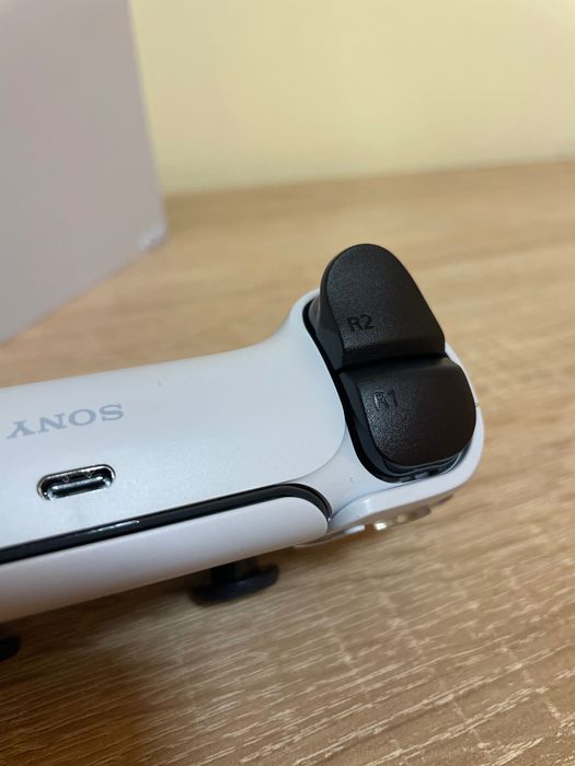 PLAYSTATION 5 SLIM - чисто нов джойстик