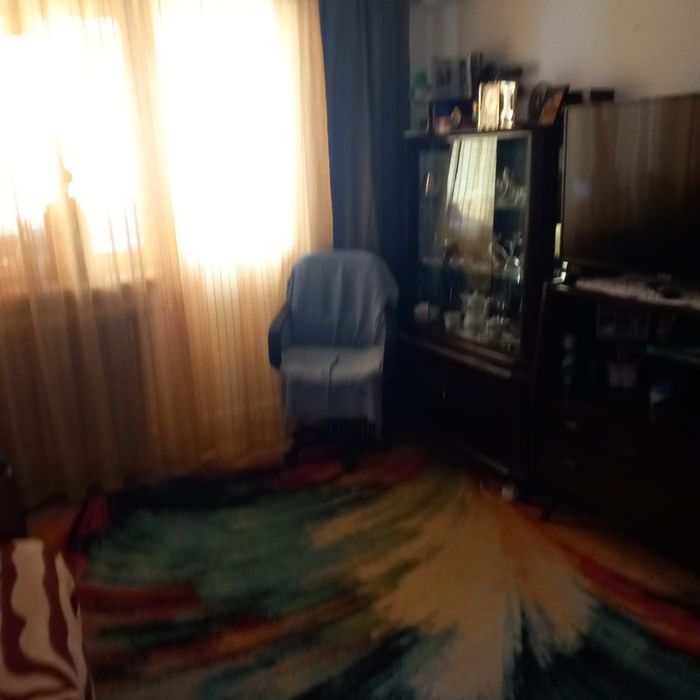 Închiriere Apartament 3 camere (sau vânzare) 330€ lângă Liceul Unirea