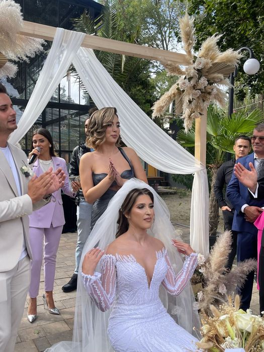 Rochie de mireasa facuta pe comanda cu voal inclus