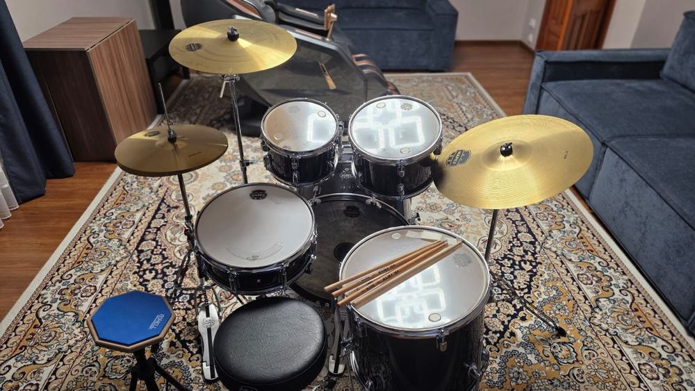 Барабанную установку продам