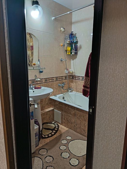 Продаю кв на шахристанском