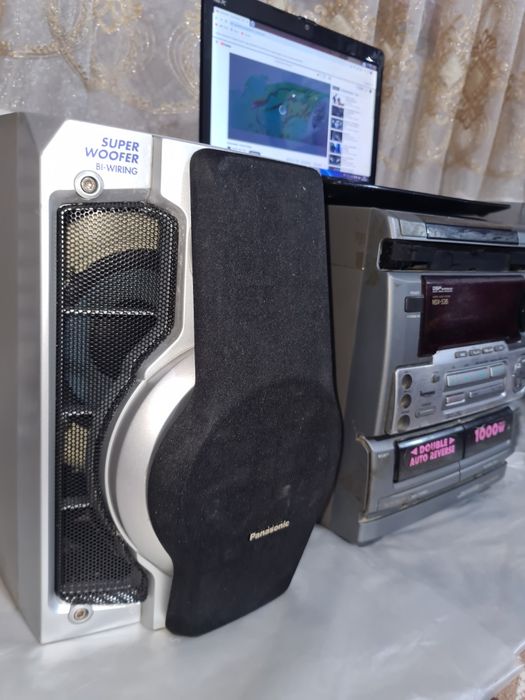 Музыкальный центр сотилади