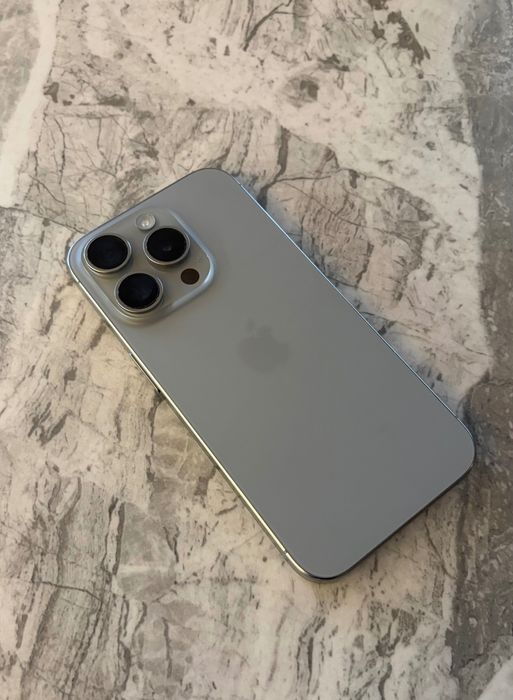 iPhone 15 pro + протектор