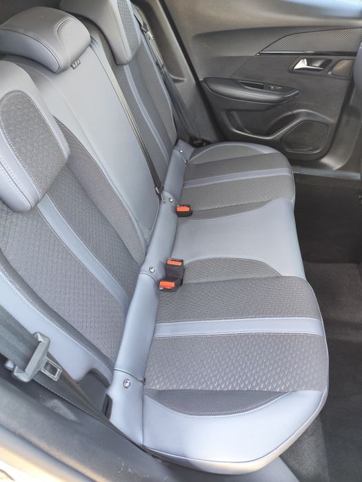 PEUGEOT 2008 ALLURE/ an 2020/1.5 diesel/ Virtual cockpit 3D