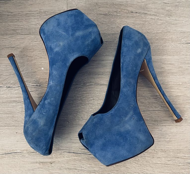 Туфли на высоком каблуке