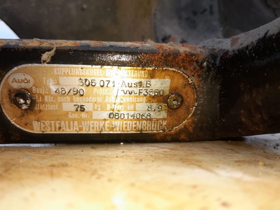 фаркоп на ауди 80