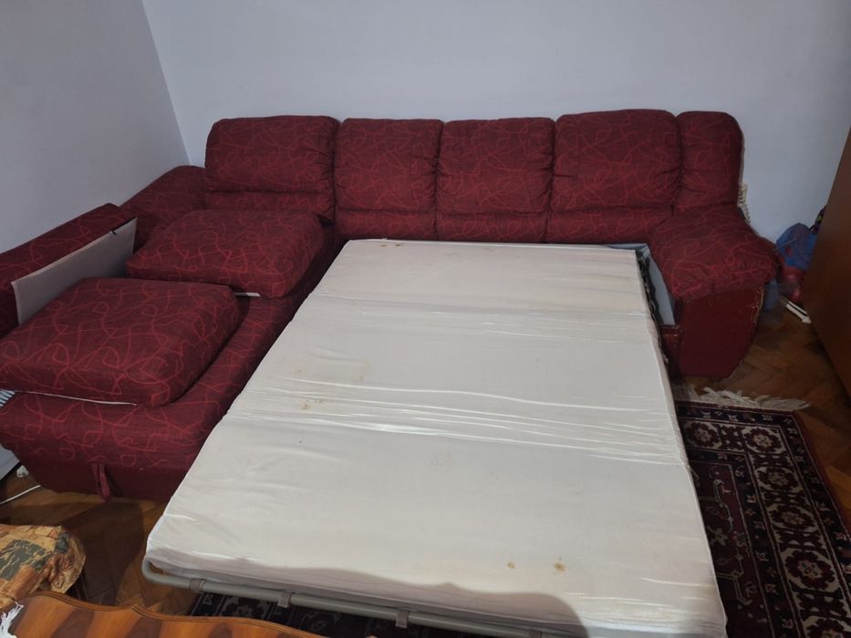 Vând Colțar în stare bună