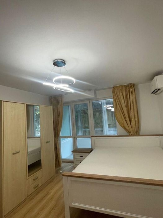 Дава се под наем Тристаен апартамент в София, Лозенец - 95 кв.м за 999 € - Снимка #10