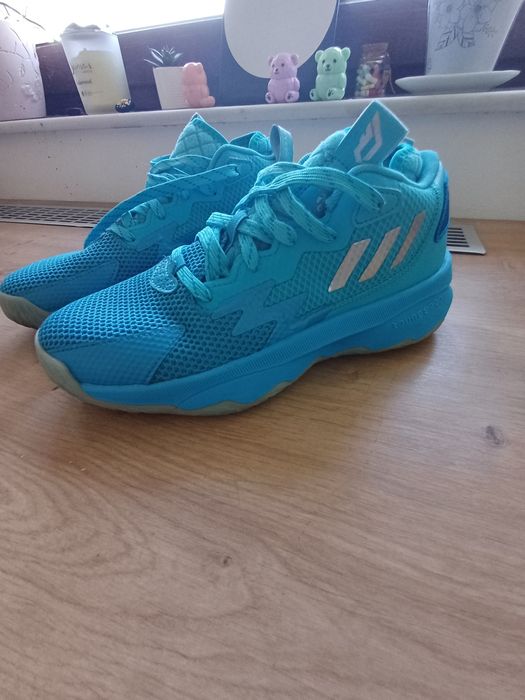 Adidas Dame 8 basketball
