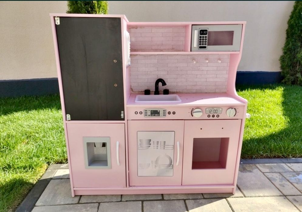 Mobila copii , bucătărie copii 82x80 cm , Adâncime 25cm , utilizată , se vinde doar in București predare personala