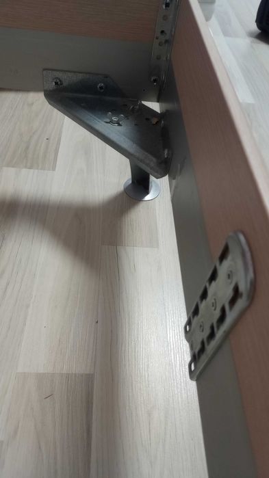 Vând pat 180/200 pret negociabil