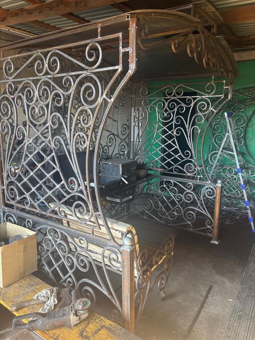 Продам кованые изделия .