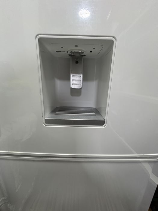 Combina frigorifica Beko, dispenser apa, inregistrate mesaje audio, A+