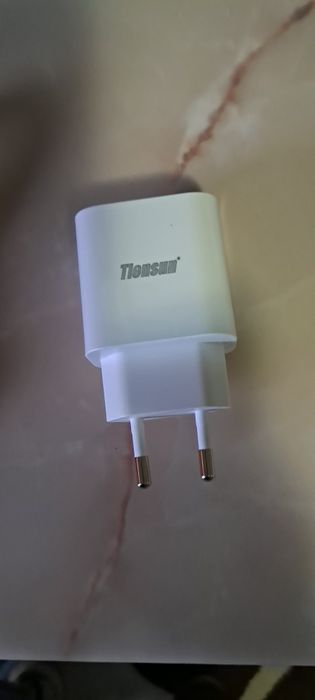 Vind încărcător rapid și cablu Nou