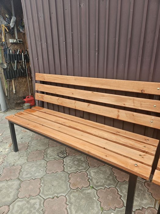 Деревянная лавочка