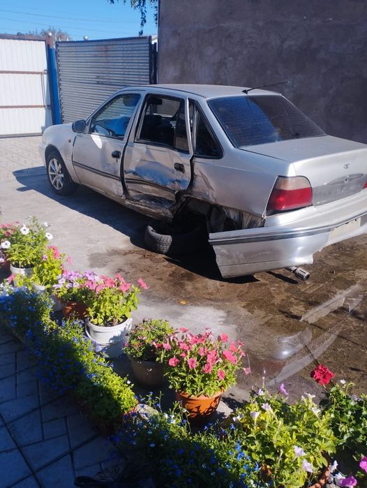 Продам нексию 1 не на ходу