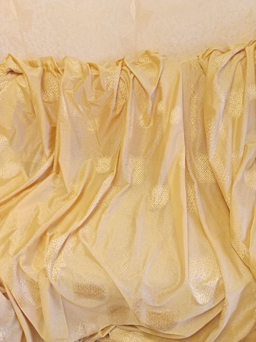 Тюль бежевого цвета