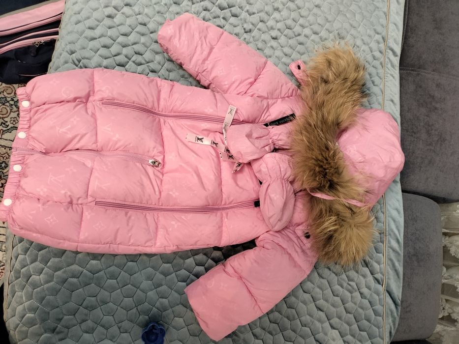 Продам новый комбинезон трансформер.