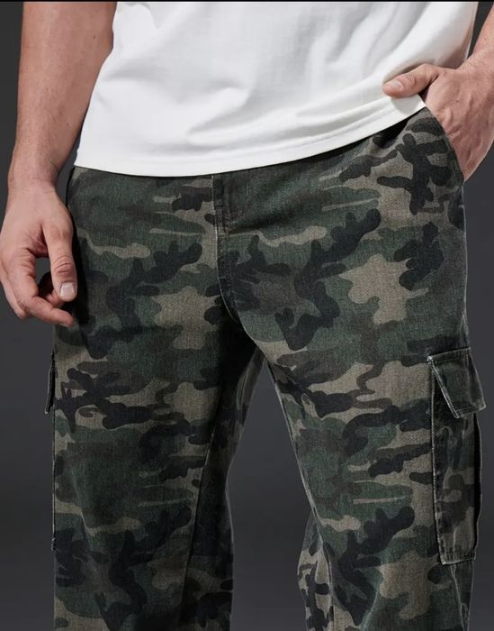 Камуфляжные джинсы.