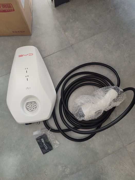 Оригинал зарядчик BYD