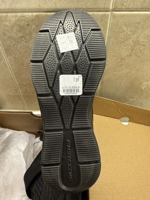 Маратонки SKECHERS No.37 (нови)