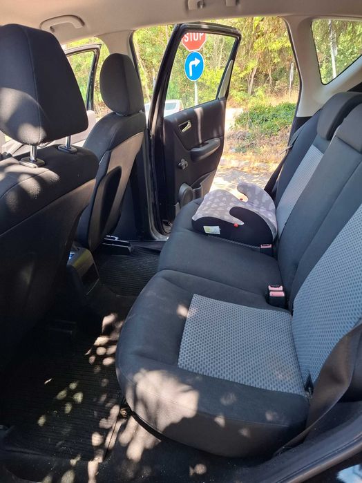 Продавам Mercedes-Benz A 180