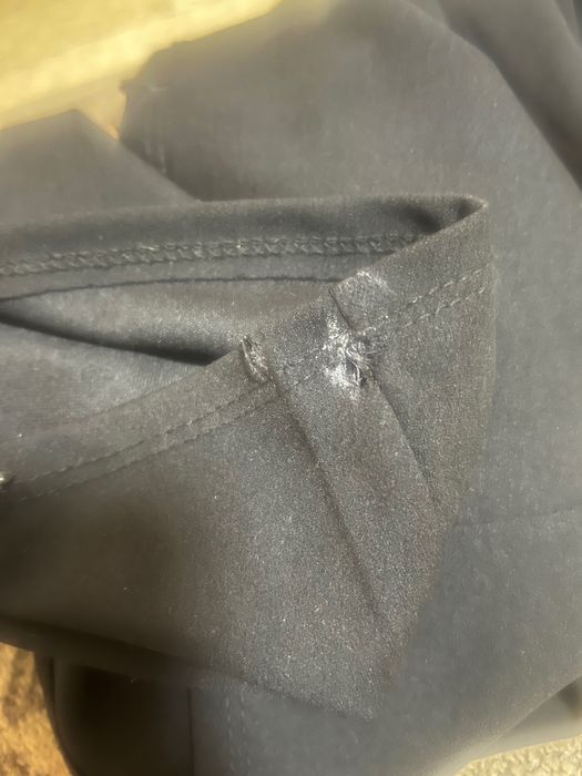 Черен гащеризон с пера