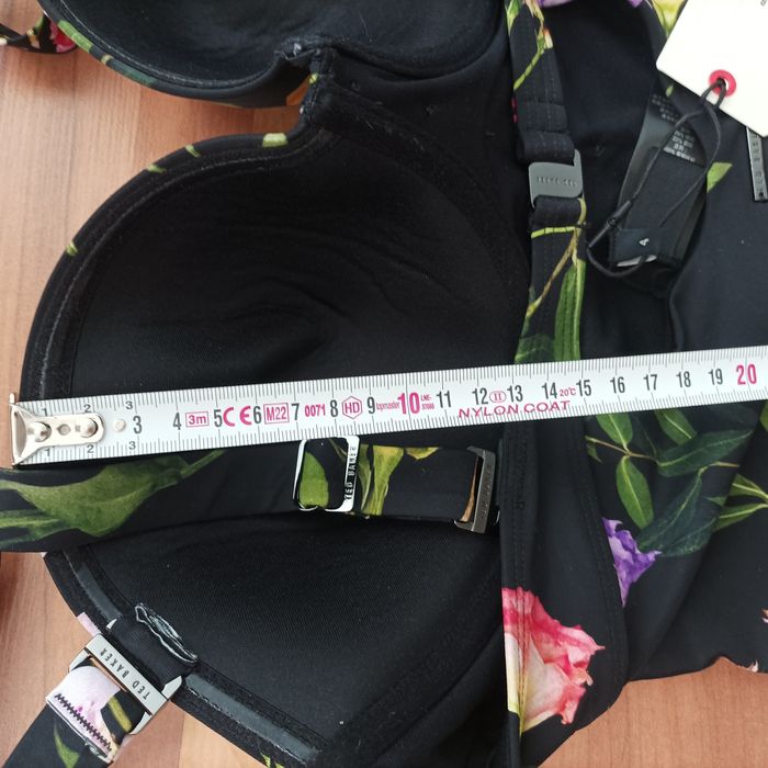 Ted Baker/Tory Burch/Triumph цели  бански