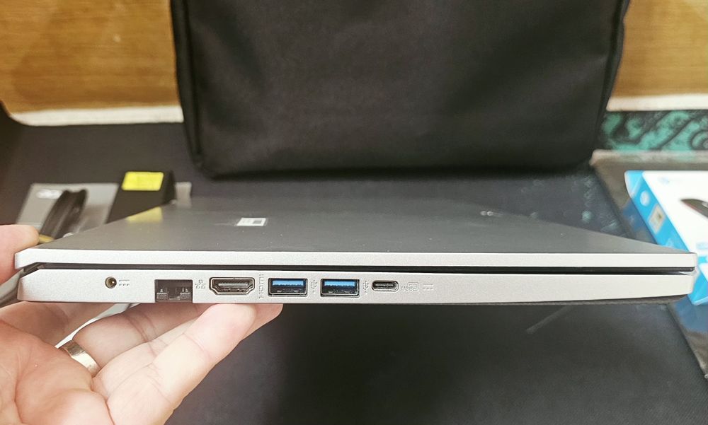 Acer Aspire 15 ozu16,ss512 Ryzen 7!