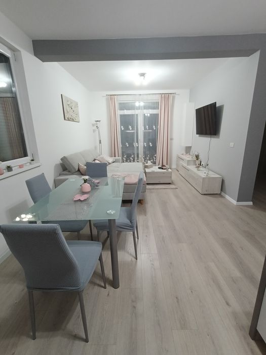 Vand apartament cu 3 camera in Dumbravita (mobilat)