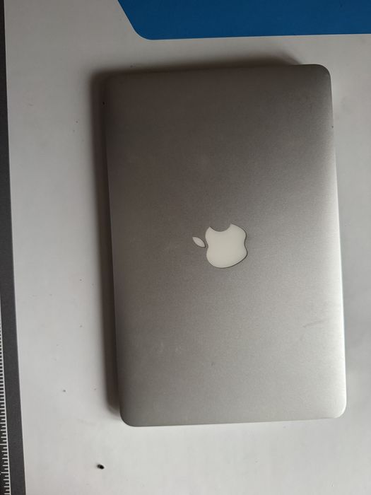 Macbook sotiladi core i5 srochno