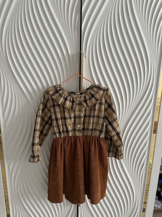 Платье и сарафан на девочку новый