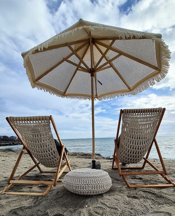 Ръчно плетени столове от макраме тип шезлонг за плаж, бар, ресторант