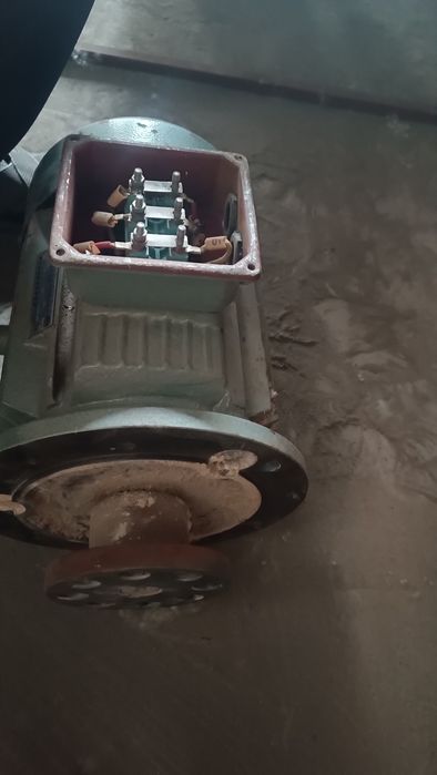 Срочно продам электродвигатель 4 квт