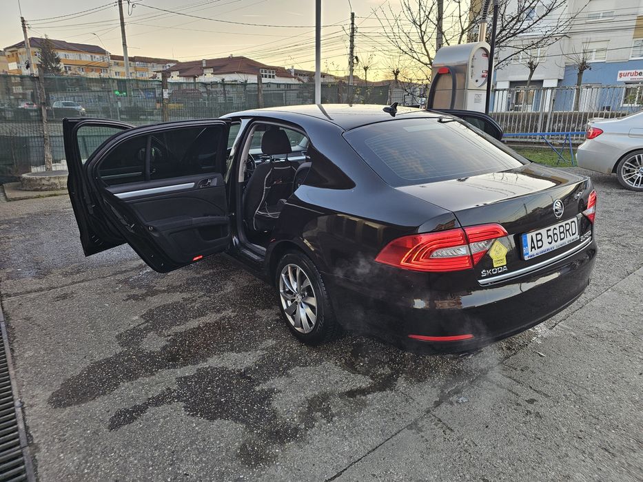 Vând Skoda Superb facelift