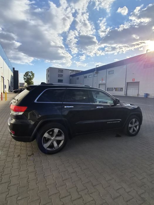 Vând Grande Cherokee