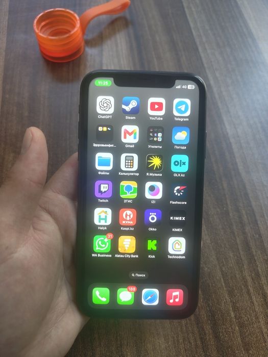 Iphone 11 / 128 GB / ios 18
