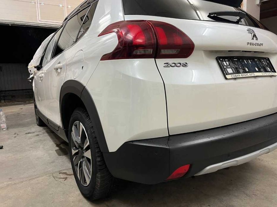 Двигател 1.5 HDI YH01 DV5RD Врати Кожен салон Навигация Peugeot Пежо 208 2008