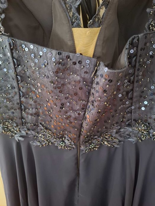 Официална рокля, в отлично състояние (носена само веднъж)