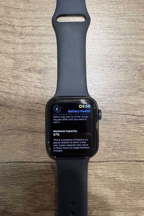 Apple Watch SE (GPS) 2nd Generation (2023)