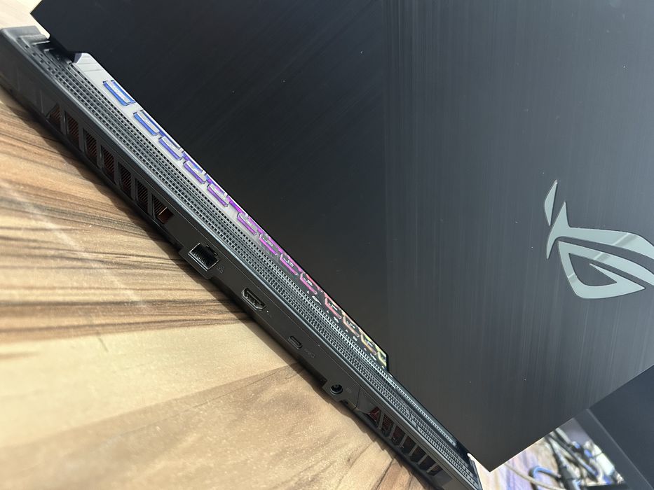 Продам ASUS ROG Strix мощный ноутбук