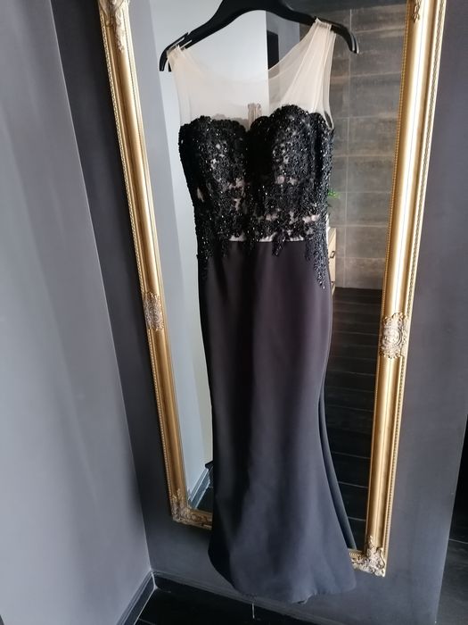 Rochie unicat lucrata manual cu dantela brodata