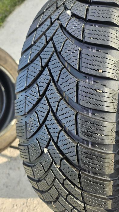 185/65 R15 • Iarna • Semperit Speed Grip 5 88T | 2 buc | Pret/buc