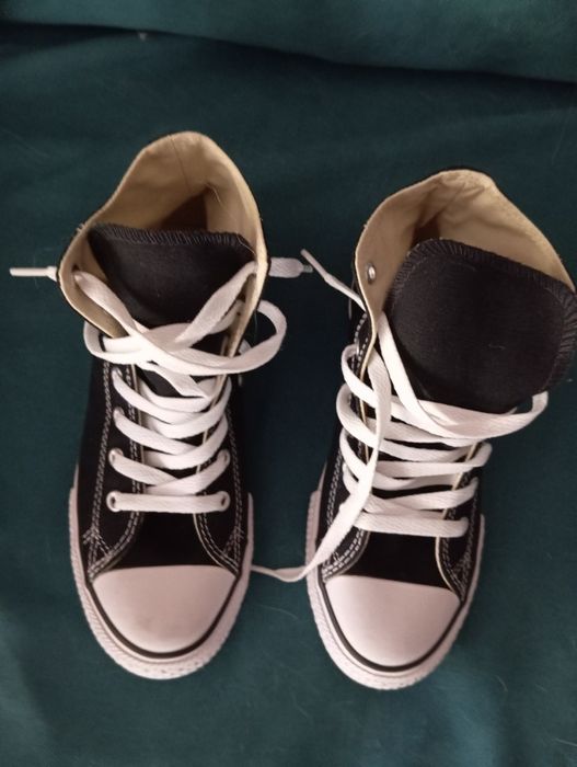 adidasi Converse noi