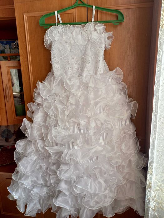 Продам детские нарядные платья