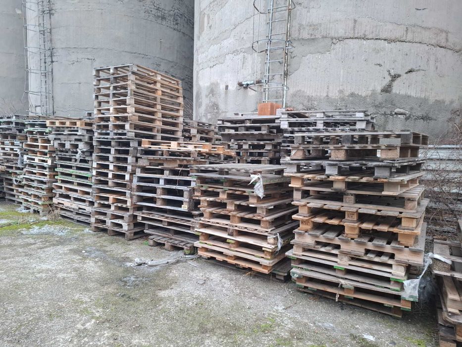 Продавам счупени палети за огрев