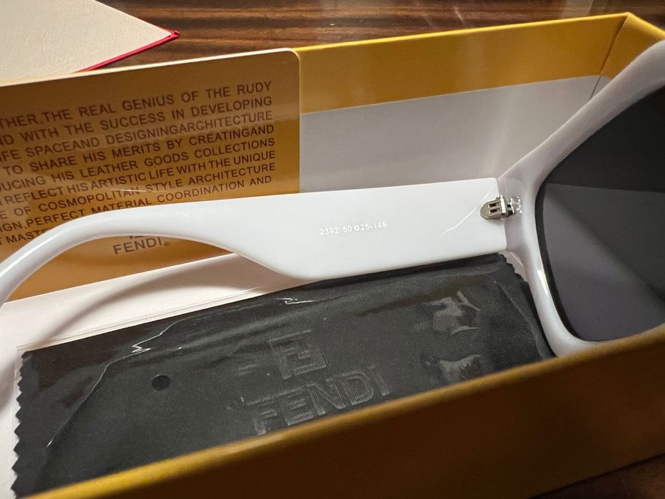 Дамски бели очила - чисто нови