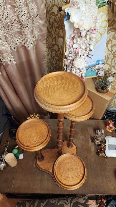 Подставка для цветов из дерева