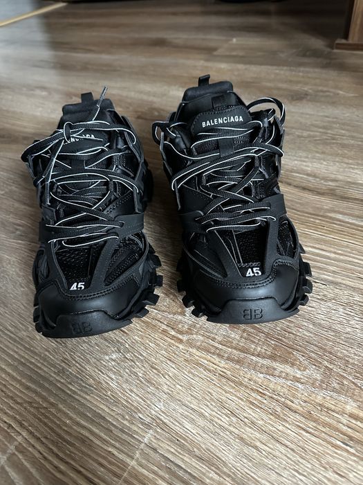 Balenciaga track triple black