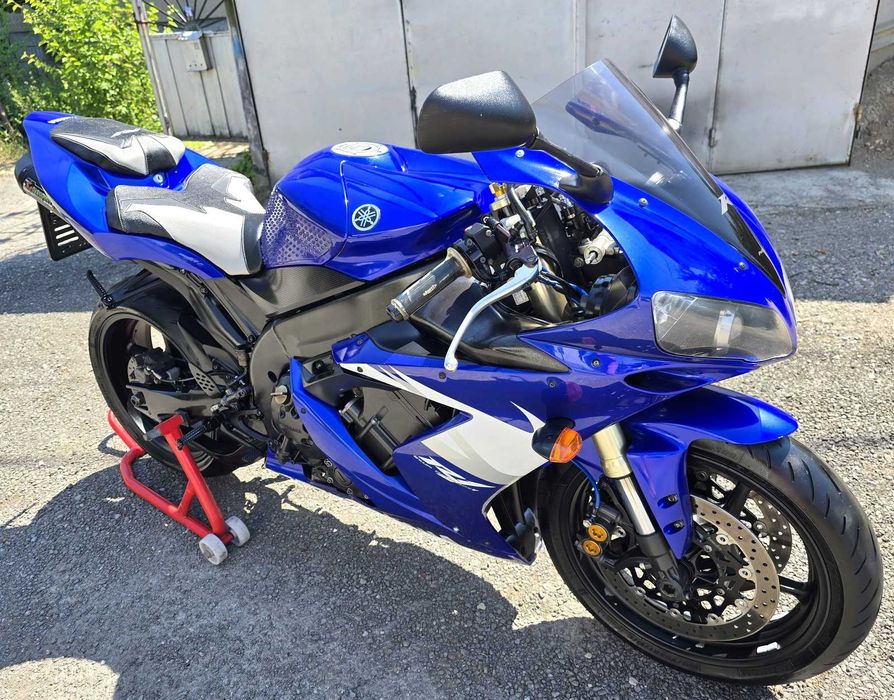 Yamaha YZF-R1 1000 AKRAPOVIC